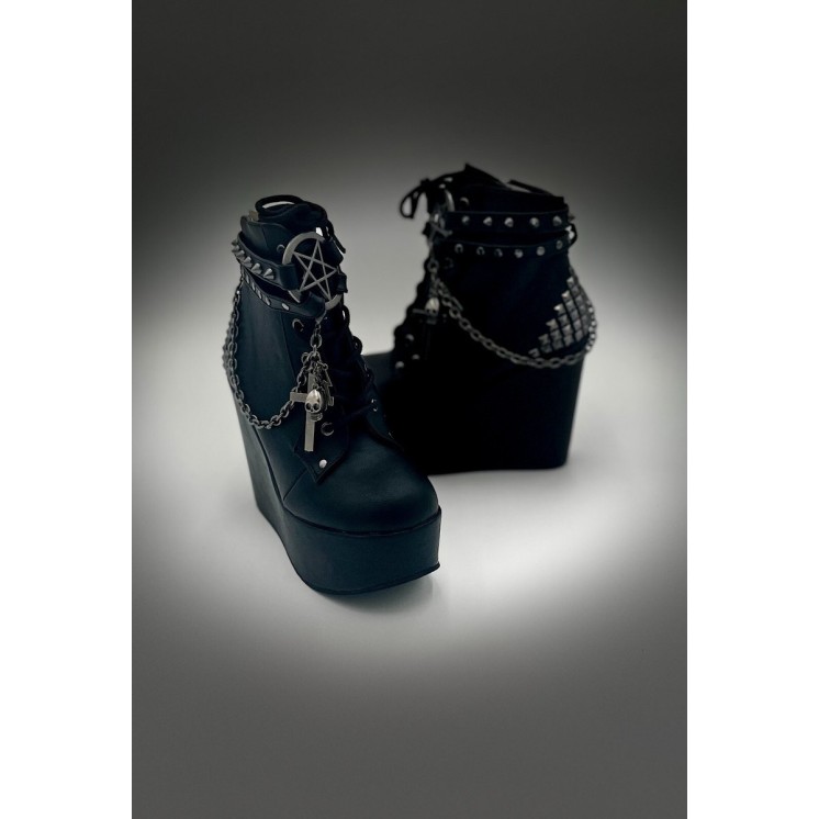 POISON BOOTS