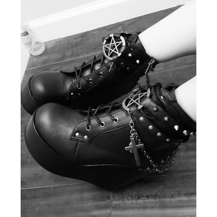 POISON BOOTS