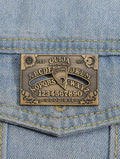 Pin estilo Ouija con diseño de sol y luna